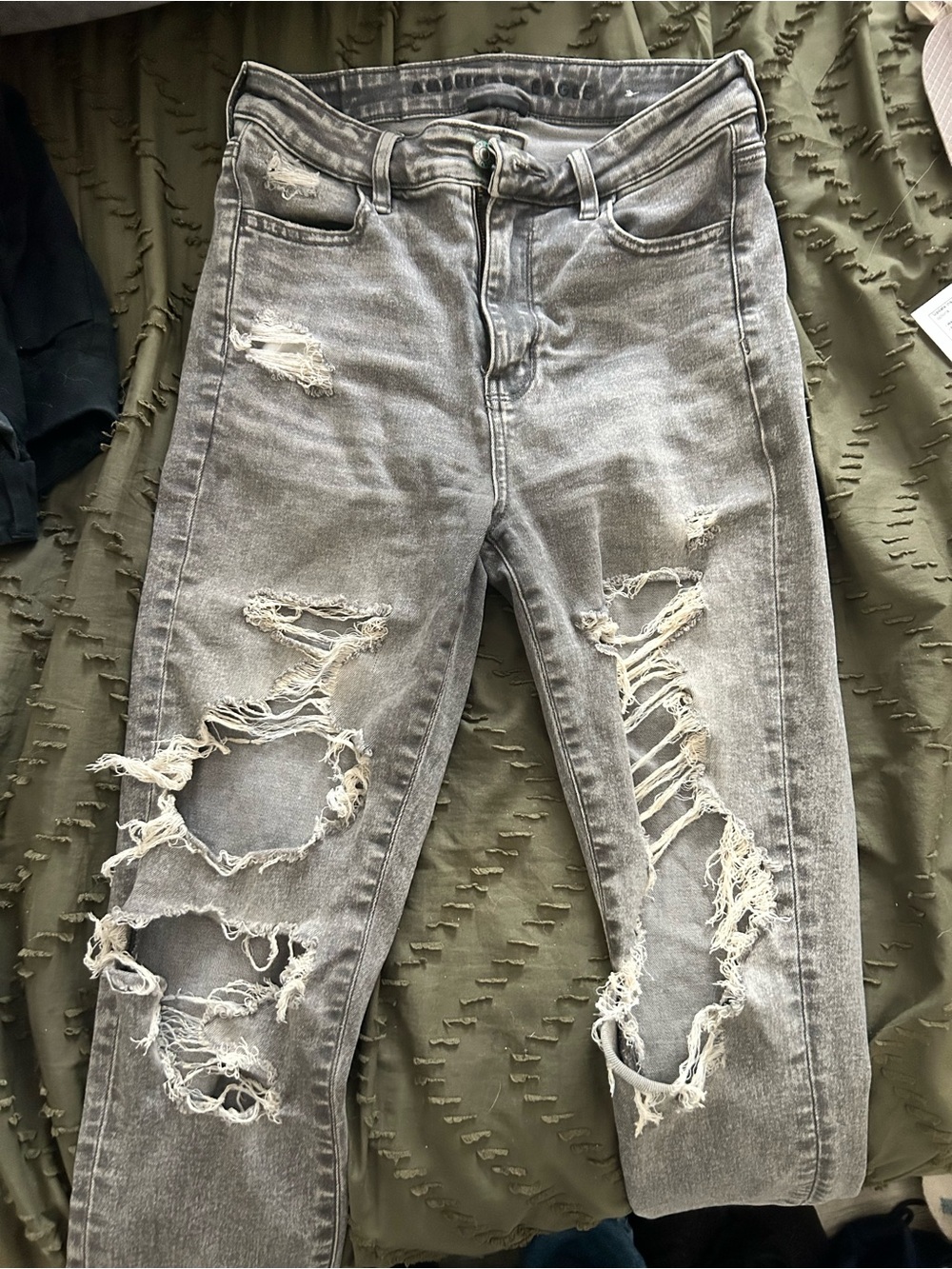 American Eagle Distressed Grey Women’s Ripped Jeans